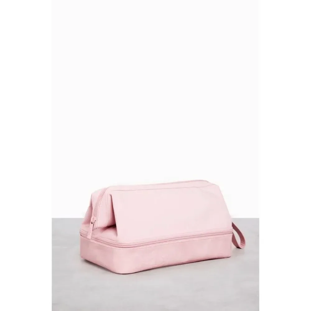 NWT BEIS Dopp Kit Cosmetic Bag in Atlas Pink